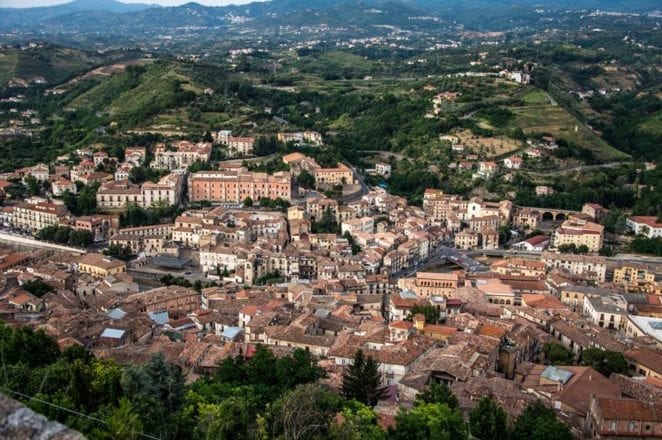 Vamos visitar o maravilhoso Castelo de Cosenza?