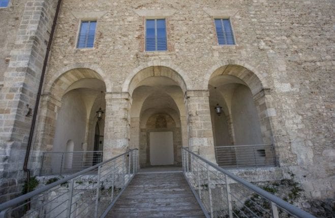 Vamos visitar o maravilhoso Castelo de Cosenza?